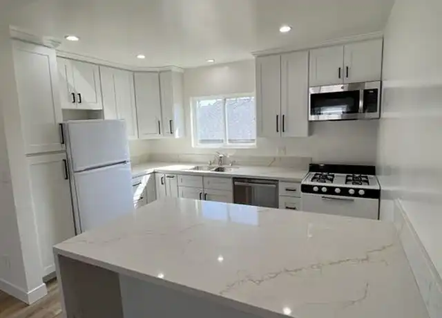 Property at 1963 17th St, Santa Monica, CA, 90404, 2 beds, 1 bath, [object Object]