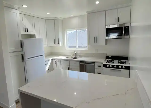Property at 1963 17th St, Santa Monica, CA, 90404, 2 beds, 1 bath, [object Object]