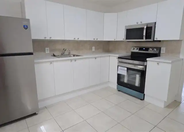 Property at 255 SW 12th St Unit 2, Dania Beach, FL, 33004, 2 beds, 1 bath, [object Object]