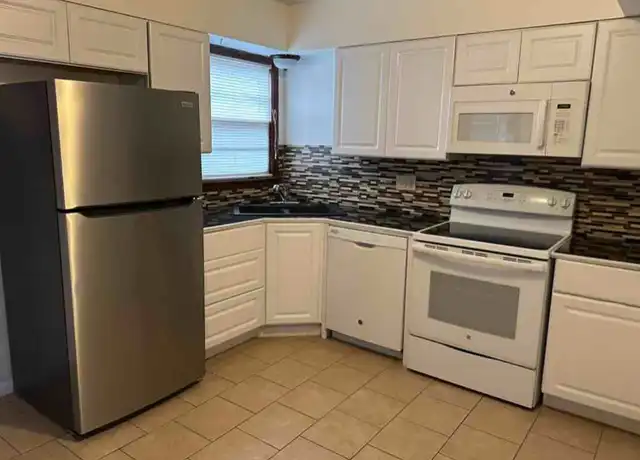 Property at 429 N Derby Ave, Derby, KS, 67037, 2 beds, 1.5 baths, [object Object]