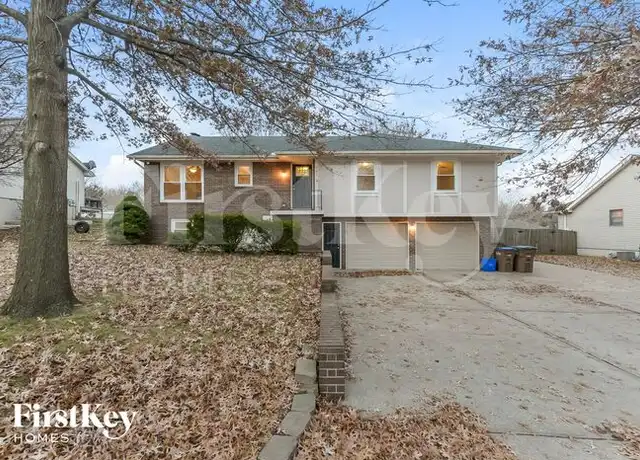 Property at 207 W Heritage Dr, Raymore, MO, 64083, 3 beds, 3 baths, [object Object]