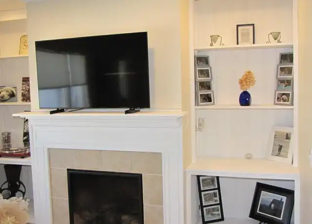 Property at 155 Hillhaven Rd, Manchester, NH, 03104, 2 beds, 2 baths, [object Object]