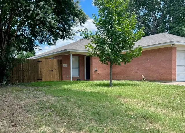 Property at 427 Arnold Ave, Burleson, TX, 76028, 3 beds, 2 baths, [object Object]