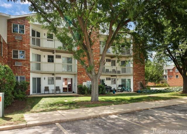 Photo of 4301 W Shamrock Ln Unit 3G, McHenry, IL 60050