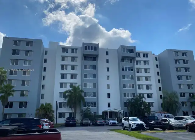 Property at 9143 SW 77th Ave Unit B705, Miami, FL, 33156, 1 bed, 1 bath, [object Object]