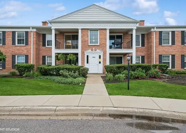 Property at 563 Shorely Dr #204, Barrington, IL, 60010, 2 beds, 2 baths, [object Object]