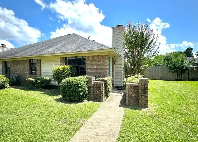 Property at 315 Brookwood Dr, Texarkana, TX, 75501, 2 beds, 1.5 baths, [object Object]