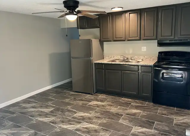 Property at 7706 W Fairfield Dr Unit 9, Pensacola, FL, 32506, 1 bed, 1 bath, [object Object]