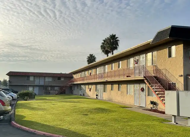 Property at Leo's Apartments - 556 Arizona St, Chula Vista, CA, 91911, 1 bed, 1 bath, [object Object]