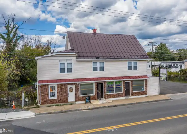 Property at 8414 W Main St Apt 4, Marshall, VA, 20115, 0 beds, 1 bath, [object Object]