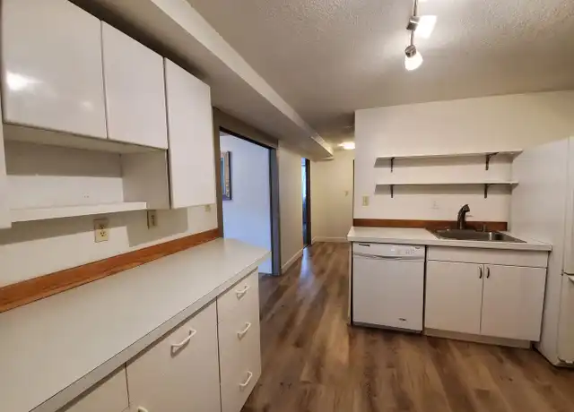 Property at 1137 W Lakeside Dr, Moses Lake, WA, 98837, 2 beds, 1 bath, [object Object]