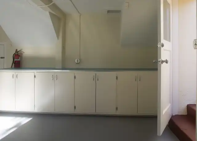 Property at 5708 Broadway, Oakland, CA, 94618, 3 beds, 1 bath, [object Object]