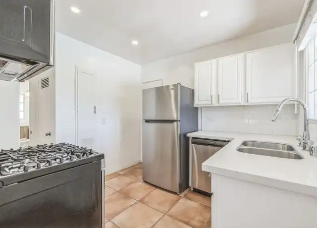 Property at 225 West Vista Chino Unit 3, Palm Springs, CA, 92262, 1 bed, 1 bath, [object Object]
