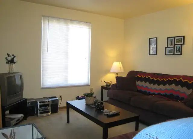 Property at 353 E 13th Ave, Columbus, OH, 43201, 2 beds, 1 bath, [object Object]