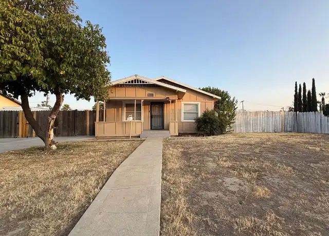 Property at 915 31st St Unit 915, Bakersfield, CA, 93301, 3 beds, 1 bath, [object Object]