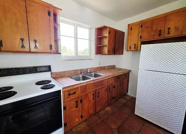 Property at 524 Hampton Rd, West Palm Beach, FL, 33405, 0 beds, 1 bath, [object Object]