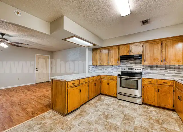 Property at 114 S Mitchell St Unit B, Conway, AR, 72034, 2 beds, 2 baths, [object Object]
