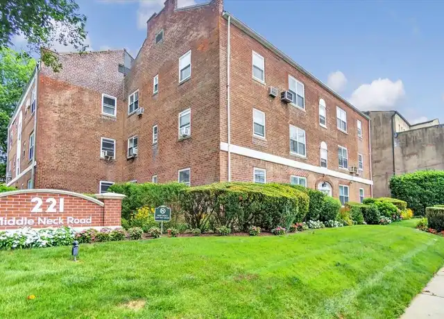 Property at 221 Middle Neck Rd Unit B2, Great Neck, NY, 11021, 2 beds, 1 bath, [object Object]