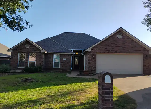 Property at 4200 Middleham Ave, College Station, TX, 77845, 4 beds, 3 baths, [object Object]