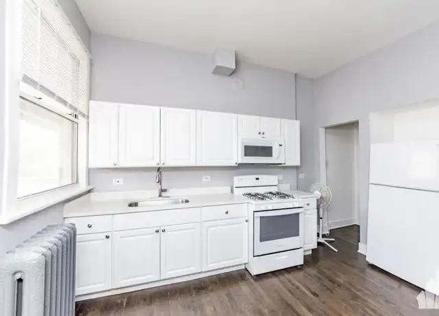Property at 324 Lake St, Oak Park, IL, 60302, 1 bed, 1 bath, [object Object]