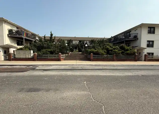Property at 65 W Broadway Unit 4G, Long Beach, NY, 11561, 0 beds, 1 bath, [object Object]