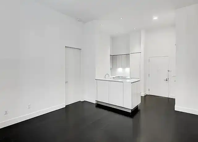 Property at 25 Broad St Unit 5D, New York, NY, 10004, 2 beds, 2 baths, [object Object]