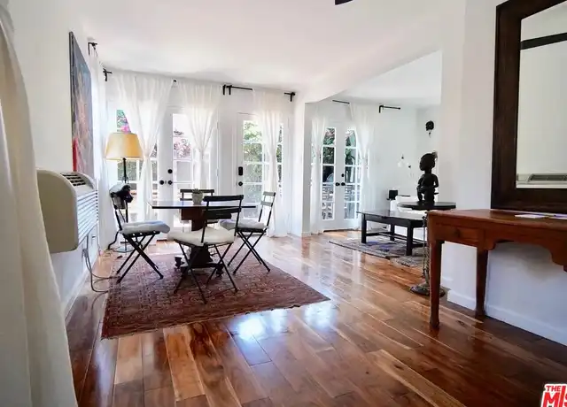 Property at 31 18th Ave Unit A, Venice, CA, 90291, 2 beds, 1 bath, [object Object]