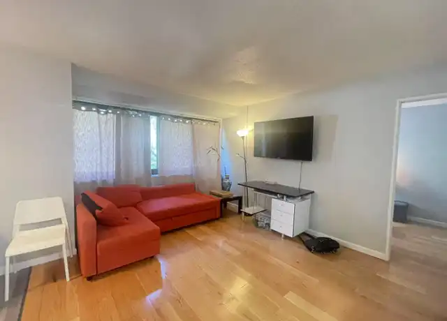 Property at 77 Fulton St Unit 3G, New York, NY, 10038, 0 beds, 1 bath, [object Object]