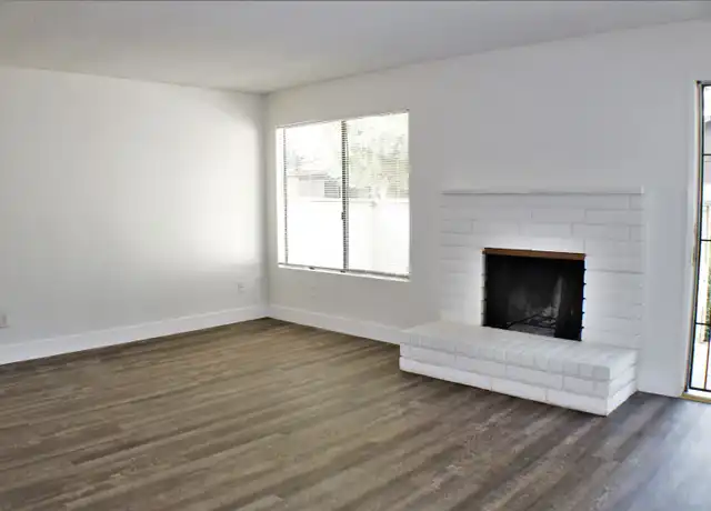 Property at 6808 N Half Moon Dr Unit B, Bakersfield, CA, 93309, 2 beds, 1 bath, [object Object]