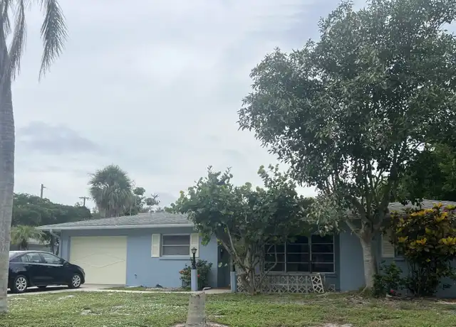 Property at 213 Park Blvd S, Venice, FL, 34285, 2 beds, 2 baths, [object Object]