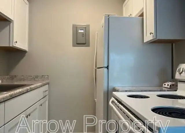 Property at 1215 E St, Lincoln, NE, 68508, 2 beds, 1 bath, [object Object]