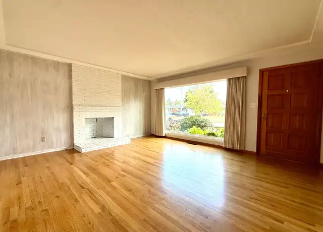 Property at 11934 NE Knott St, Portland, OR, 97220, 3 beds, 1.5 baths, [object Object]