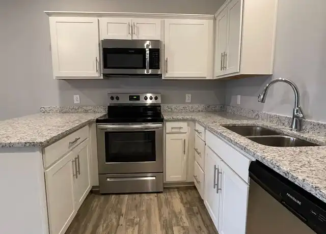 Property at 122 Bellbrook Ln Unit 2, Winchester, KY, 40391, 2 beds, 2.5 baths, [object Object]