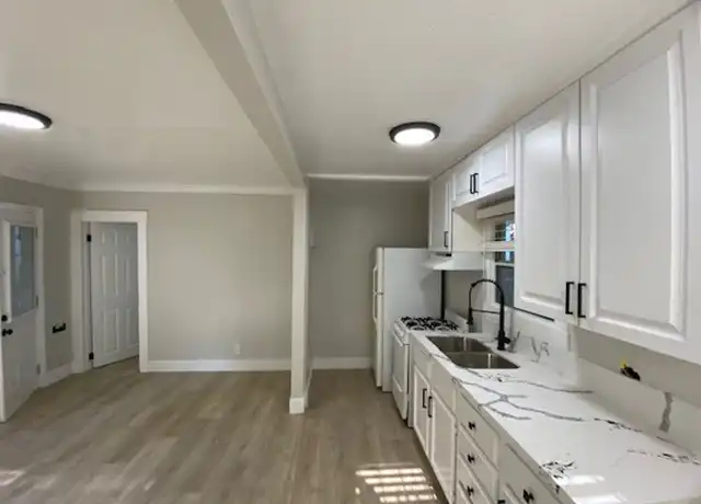 Property at 1134 1/2 Beachwood Dr Unit 1134 1/2, Los Angeles, CA, 90038, 1 bed, 1 bath, [object Object]