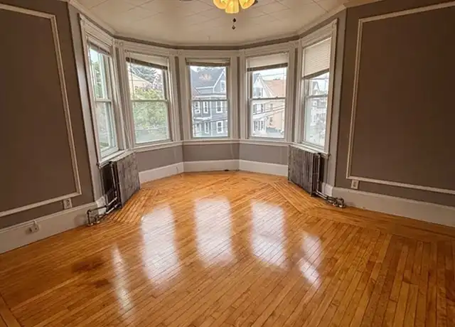 Property at 71 Summer St Unit 2, Everett, MA, 02149, 4 beds, 1 bath, [object Object]
