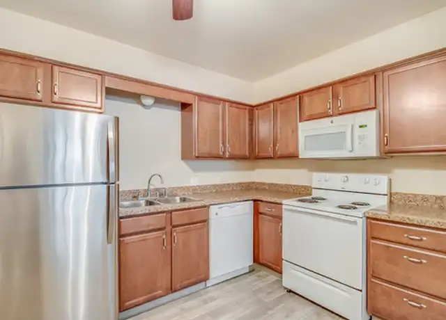 Property at Sandstone Creek Apartments - 1110 Jenne St, Grand Ledge, MI, 48837, 1-2 bed, 1 bath, [object Object]