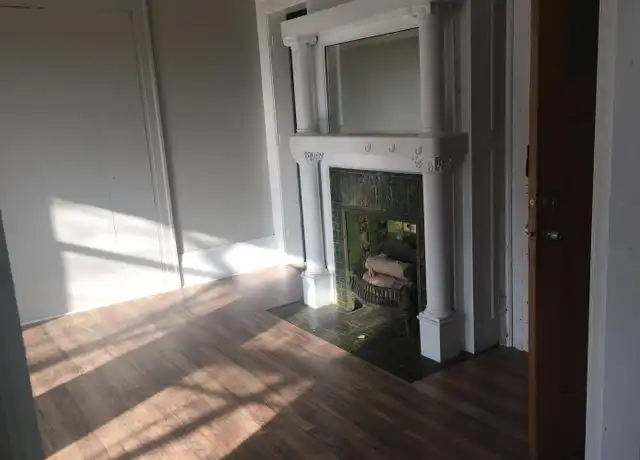 Property at 2365 S 7th St, Milwaukee, WI, 53215, 1 bed, 1 bath, [object Object]
