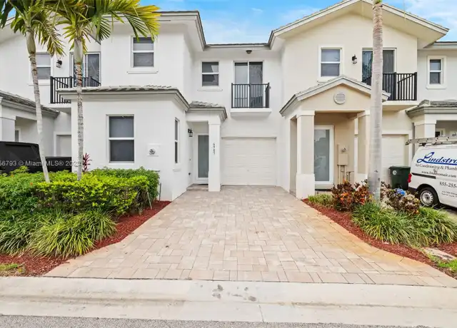 Property at 6907 Pines Cir Unit 6907, Coconut Creek, FL, 33073, 3 beds, 3 baths, [object Object]