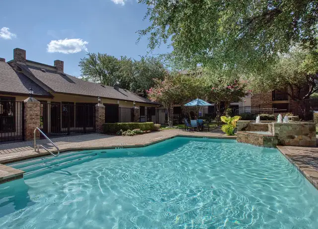 Photo of 2101 Pinehurst Ln, Mesquite, TX 75150