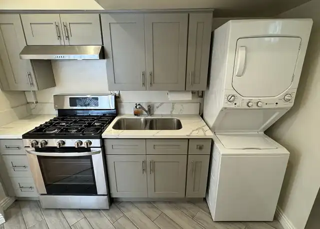 Property at 650 Park Ave, Long Beach, CA, 90814, 0 beds, 1 bath, [object Object]