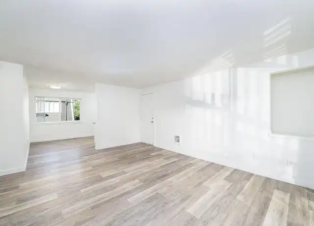 Property at Tigard York - 7580 SW Hunziker Rd, Portland, OR, 97223, 2 beds, 1 bath, [object Object]