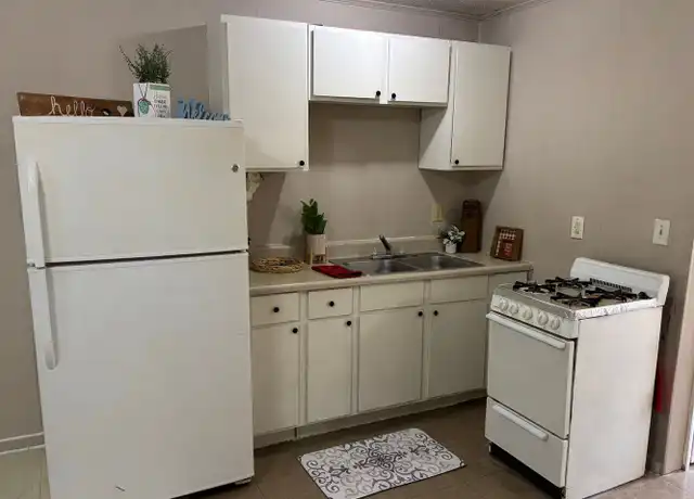 Property at 390 N King St Unit C, Gastonia, NC, 28052, 2 beds, 1 bath, [object Object]
