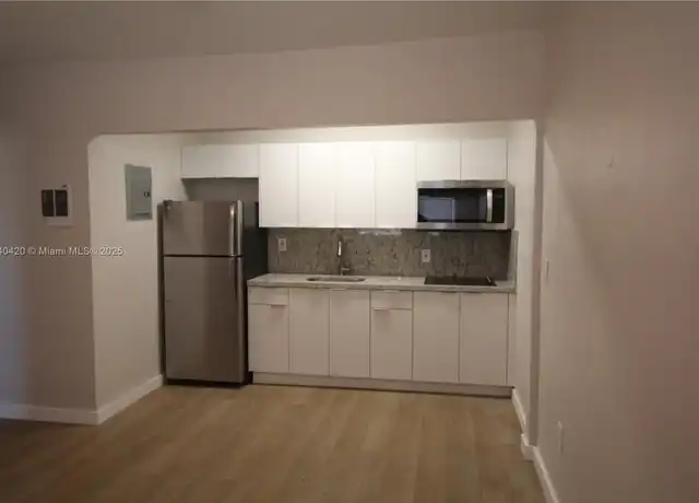 Property at 301 Sharar Ave Unit 4, Opa-locka, FL, 33054, 1 bed, 1 bath, [object Object]