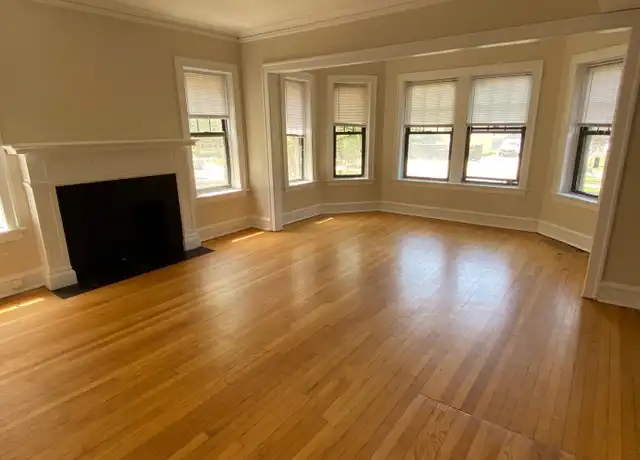 Property at 931 Forest Ave Unit 2W, Evanston, IL, 60202, 2 beds, 1 bath, [object Object]