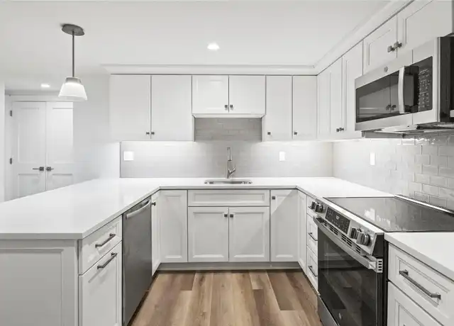 Property at 71 W Main St Unit 2C, Oyster Bay, NY, 11771, 2 beds, 1 bath, [object Object]