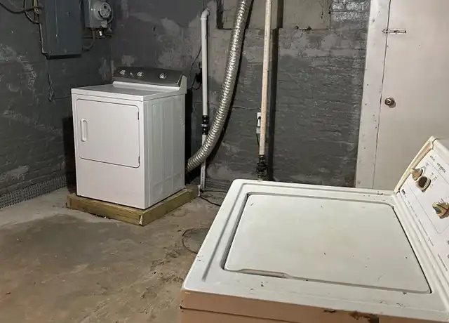 Property at 803 N Lakewood Ave, Baltimore, MD, 21205, 2 beds, 1 bath, [object Object]