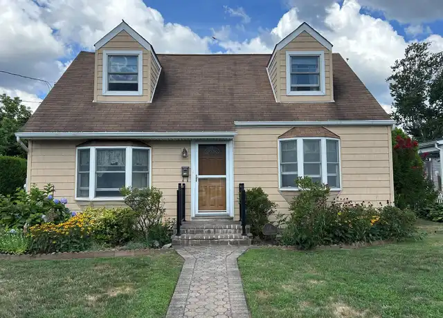 Property at 114 Elmwood St, Plainview, NY, 11803, 4 beds, 2 baths, [object Object]