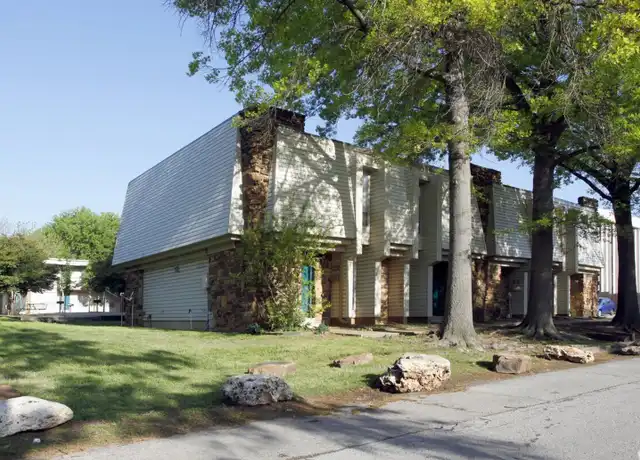 Property at 5104 S Delaware Pl Unit 5116-6, Tulsa, OK, 74105, 1 bed, 1 bath, [object Object]