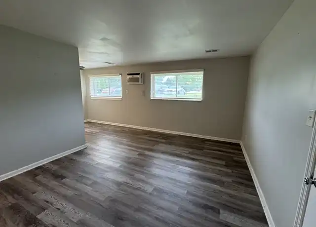 Property at 9124 E 10th St, Indianapolis, IN, 46229, 1 bed, 1 bath, [object Object]
