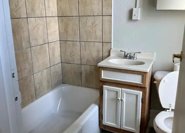 Property at 117 N 3rd St, Reading, PA, 19601, 2 beds, 1 bath, [object Object]